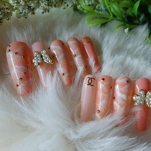 "BUTTERFLY KISSES" press on nail set